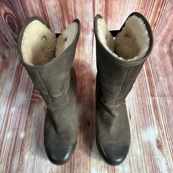 UGG Fold Over Size 8 Brown Leather Sheepskin Cuff LYNNEA Ankle Calf Boots Shoes - Picture 3 of 13